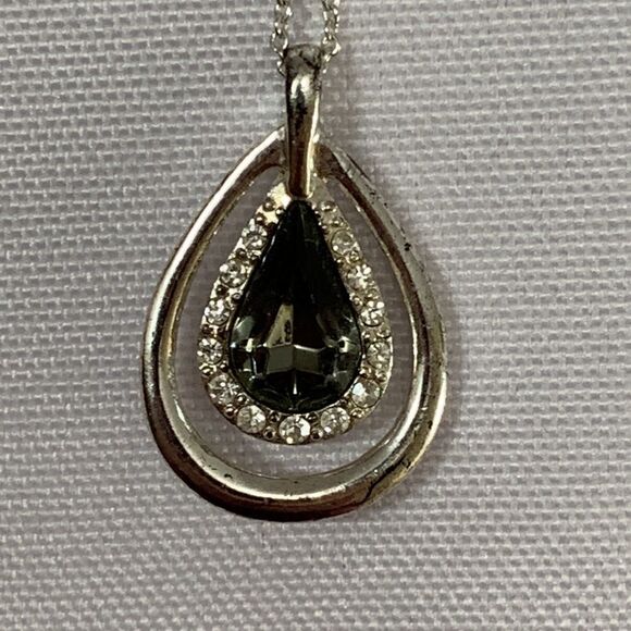 Avon silvertone teardrop necklace with rhinestones & gray topaz - Picture 5 of 6
